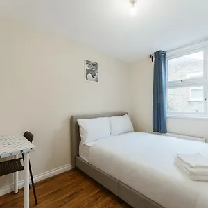 Mile End 57a Hostal Londres